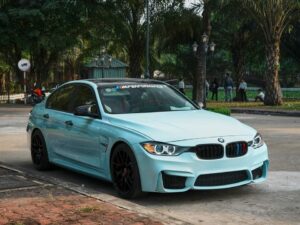 Lên "bộ cánh" ô tô màu xanh Super Matte cho BMW F10