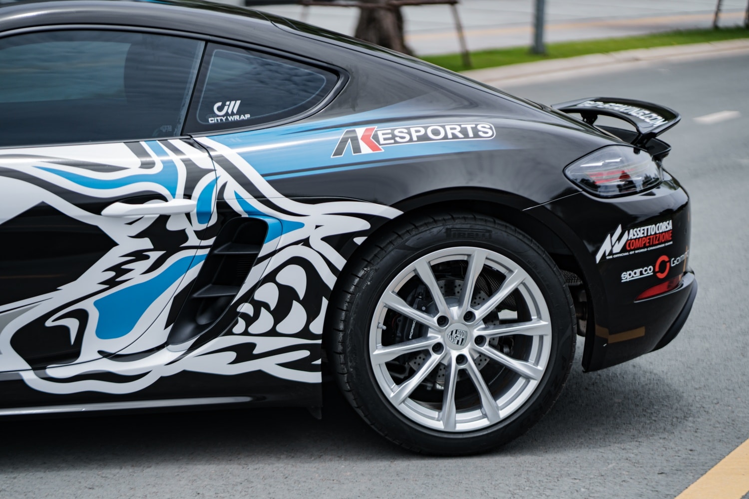 CityWrap thi công tỉ mỉ các chi tiết dán tem trùm Porsche 718