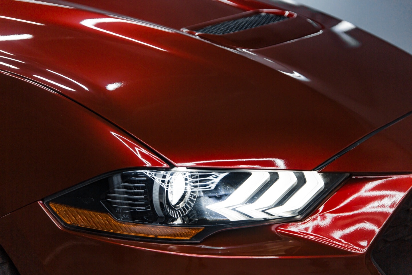 Dán decal đổi màu Ford Mustang GT 2020 8 Các chi tiết dán decal đổi màu được hoàn thiện ở chất lượng cao nhất