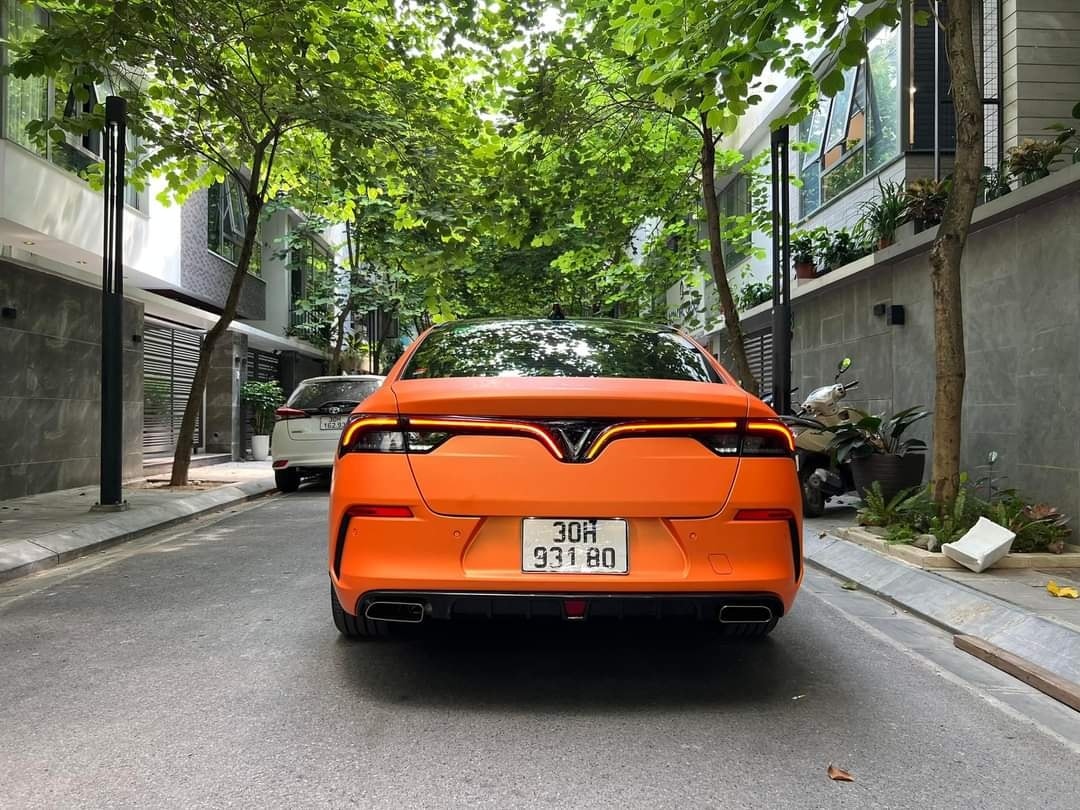 Dán đổi màu Vinfast Lux A decal cam mờ