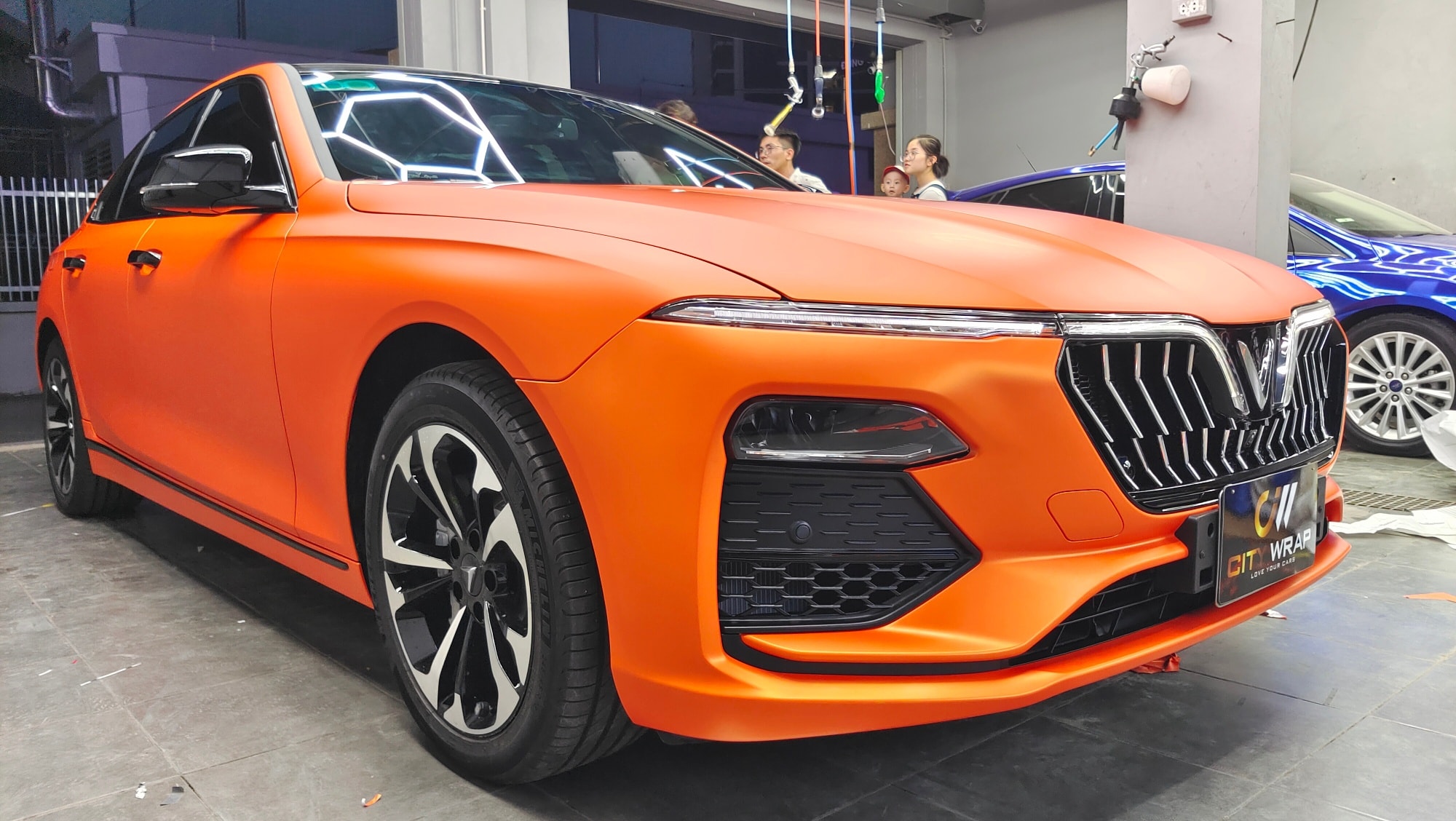 Decal SMT10 được dùng để dán đổi màu Vinfast Lux A cho ra màu sắc như nước sơn đắt tiền