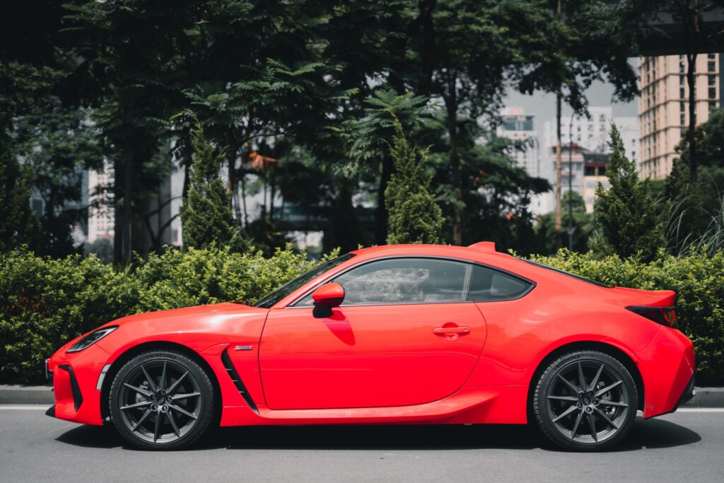 Dán đổi màu ô tô màu đỏ Ferrari cho Subaru BRZ 2022