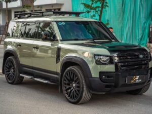 Land Rover Defender hòa mình vào thiên nhiên với dán đổi màu ô tô màu xanh Mossy Green CG23-HD