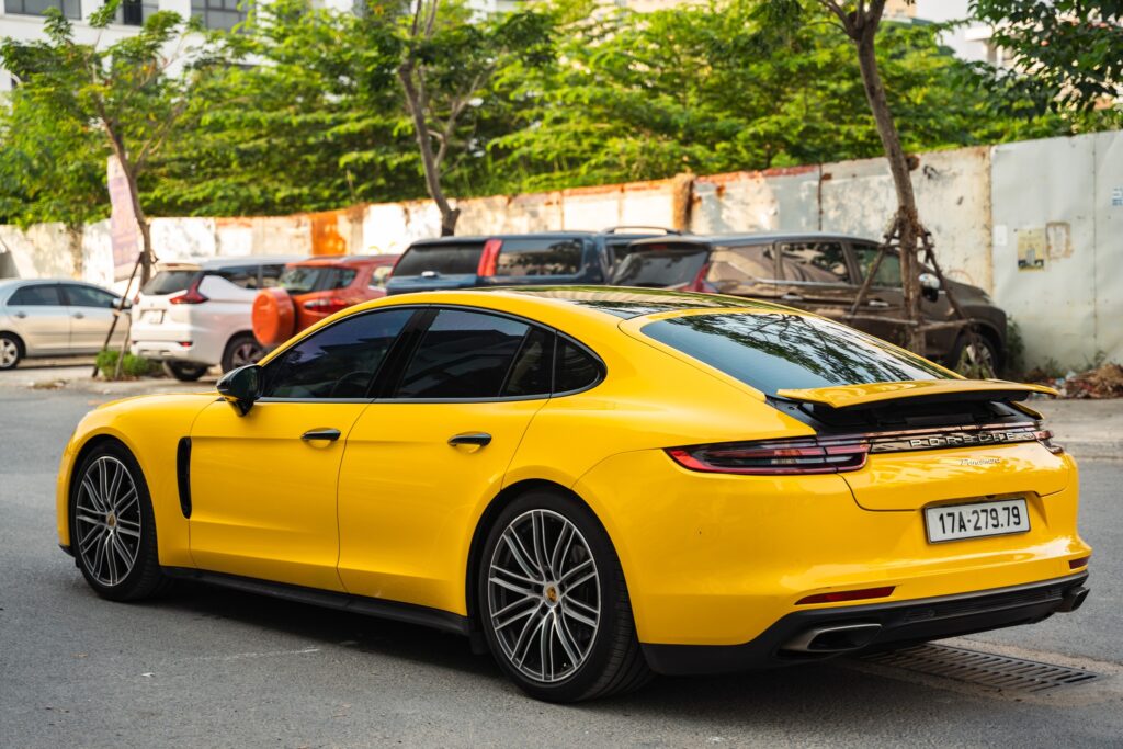 Decal CG12 của TeckWrap được CityWrap tin tưởng dùng để dán đổi màu cho các khách hàng thân yêu khi chọn dán đổi màu cho "xế yêu" tại CityWrap