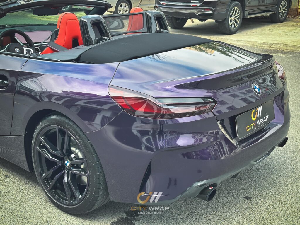 Decal HM08 của TeckWrap được CityWrap tin dùng để dán đổi màu đen Black Cherry Ice cho BMW Z4