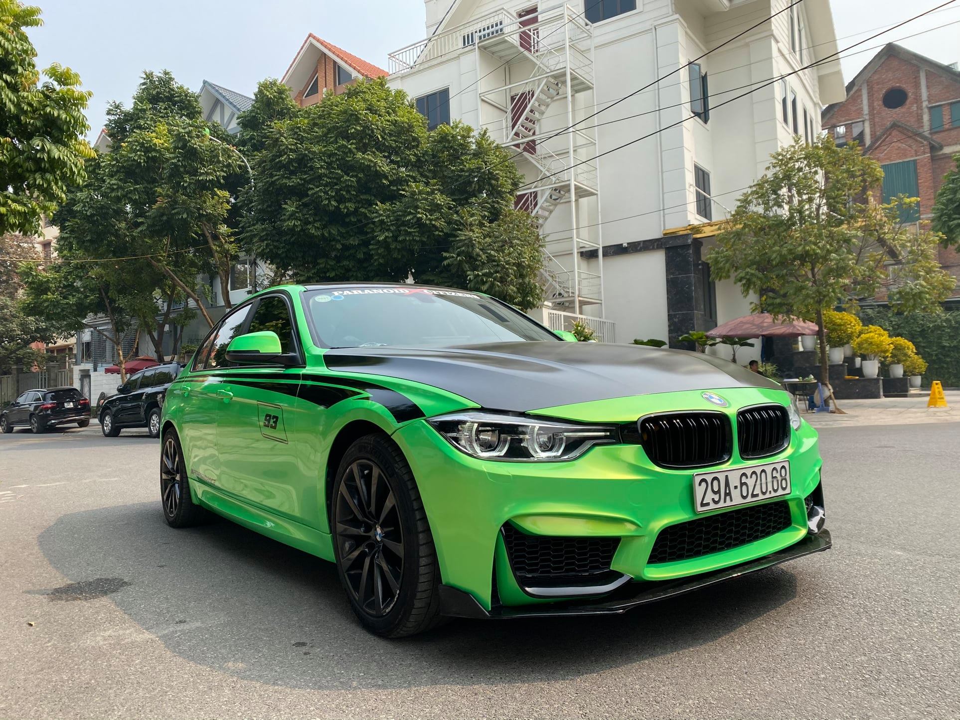 Dán decal đổi màu BMW Kelly Green RB22 TeckWrap USA