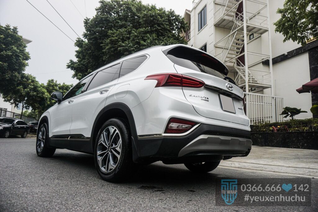 Santa Fe dán đổi màu ô tô màu trắng CK522 25 Tổng thể chiếc xe sau khi dán đổi màu ô tô màu trắng