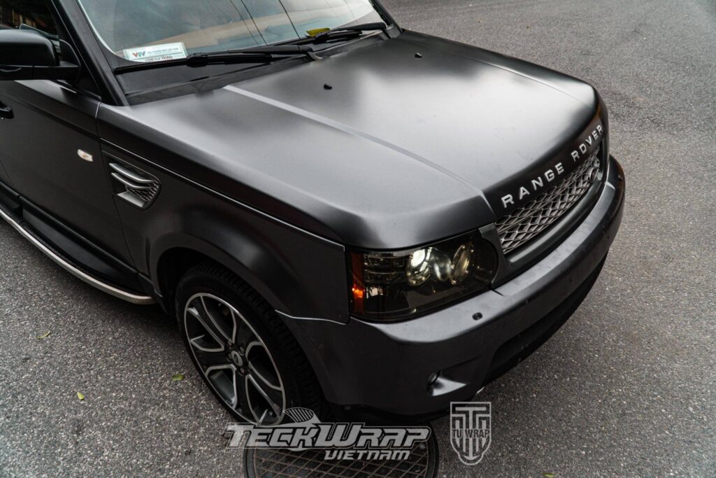 Các chi tiết dán decal đổi màu xám chì mờ được hoàn thiện ở mức độ cao nhất