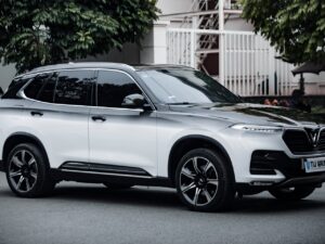 Vinfast Lux SA 2.0 dán decal đổi màu phong cách fade trắng-đen