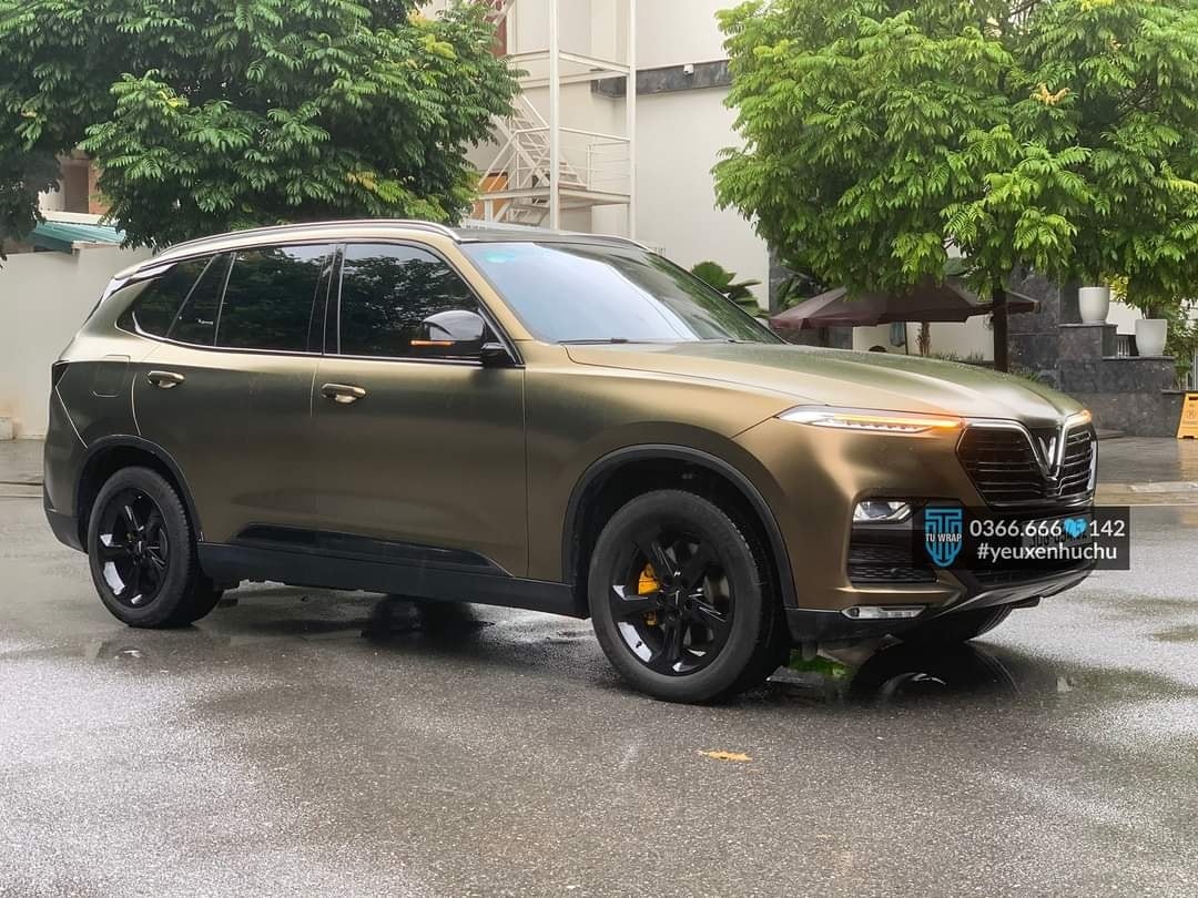 Dán decal đổi màu vàng Bond Gold ECH17 cho Vinfast Lux SA 5 Vinfast Lux SA dán decal đổi màu vàng tạo nên một vẻ đẹp khác biệt