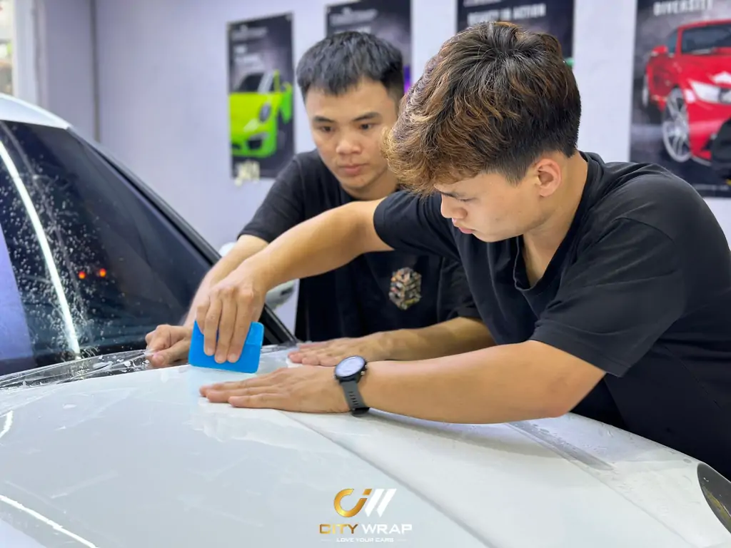 Dán PPF xe ô tô 2025: Bảng Giá và Lưu Ý 25 dan ppf xe oto xe hoi 13